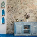 In With Kitchen Vis
