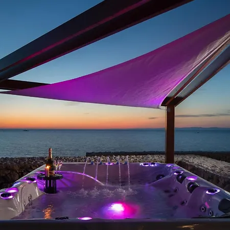 2 Bedroom Amazing In *